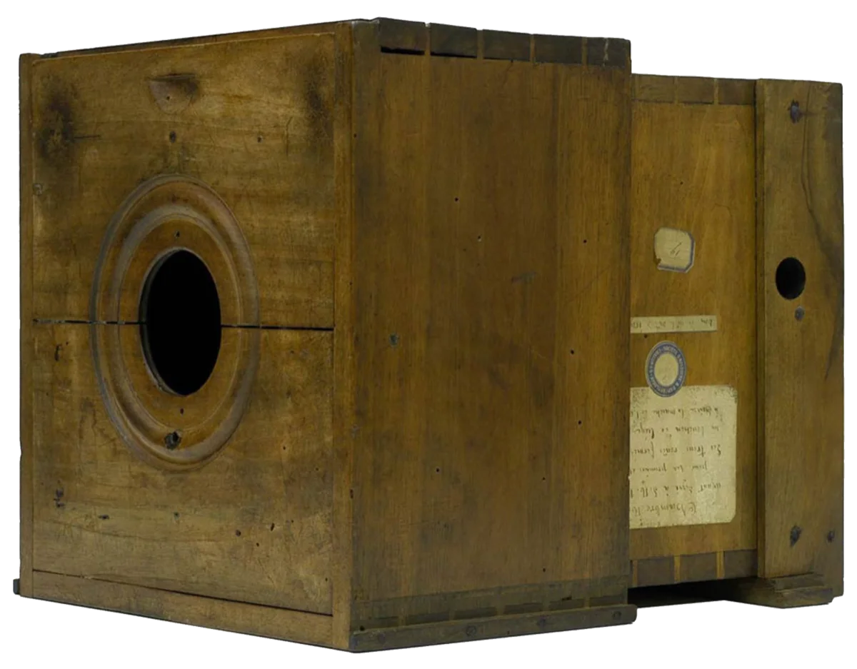 La Chambre de la Découverte, premier appareil photographique du monde, en bois, avant 1826